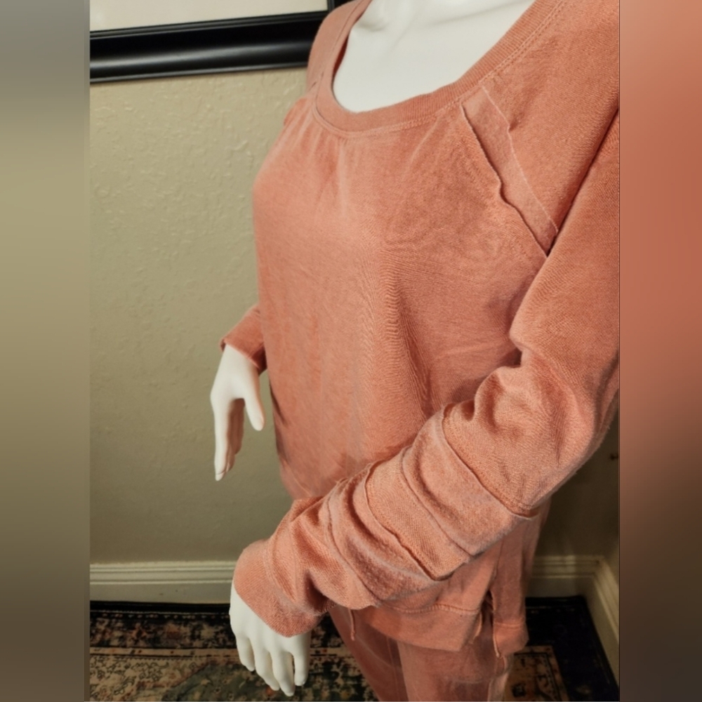 Chaser Reverse Panel Raglan Top Size Medium NWT - Picture 3 of 8